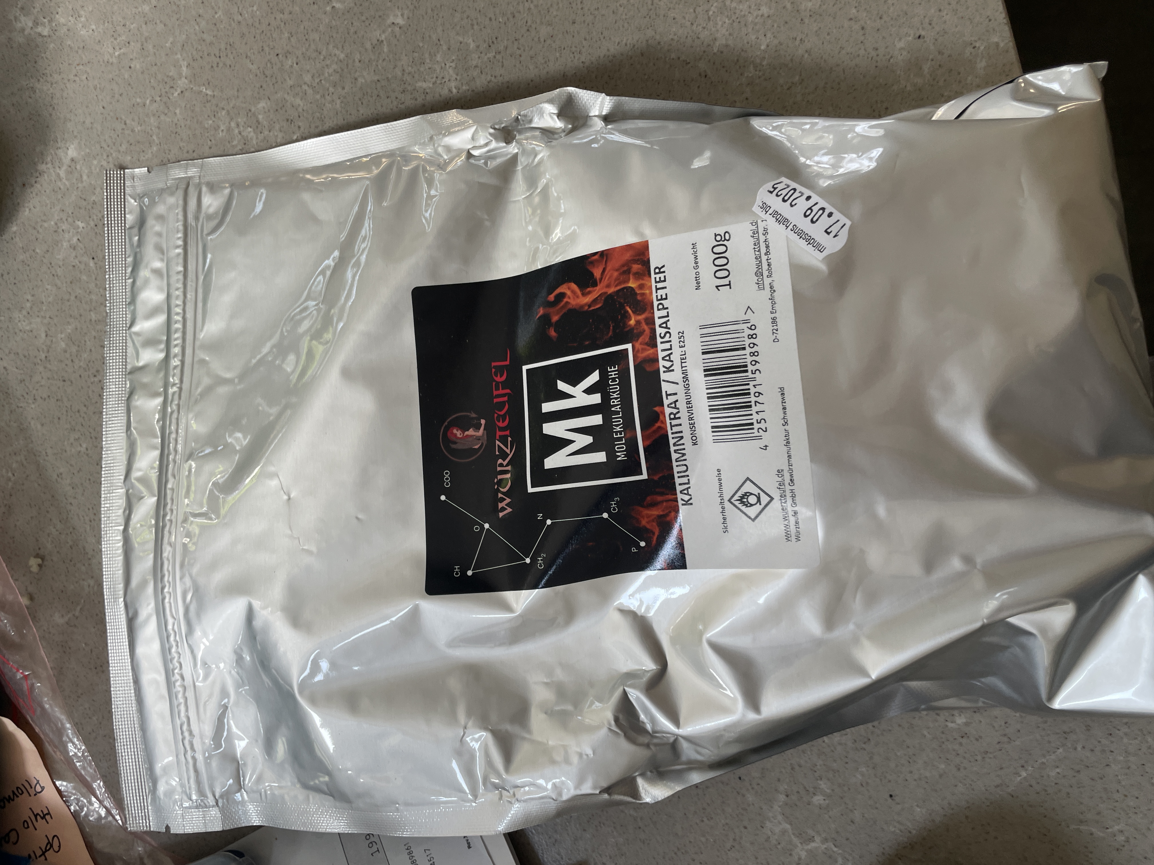 Potassium nitrate oxidizer